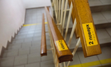 Тактильна інформаційна позначка номера поверху на поручнях та з шрифтом Брайля. Комплект 2шт, 100х30мм 2025-00146 фото
